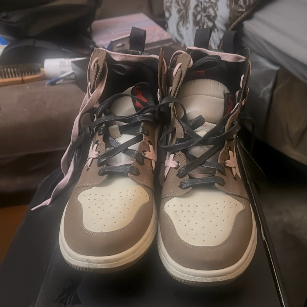 SAC COLLECTION TAN BLACK SIZE 11 good condition